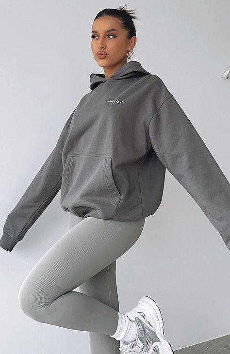 Hoodie And Leggings Outfit, Oversized Hoodie Outfit, Fox Hoodie, Look Legging, Cute Lazy Day Outfits, Lazy Day Outfits, Chill Outfits, Hoodie Outfit, Weekend Outfit