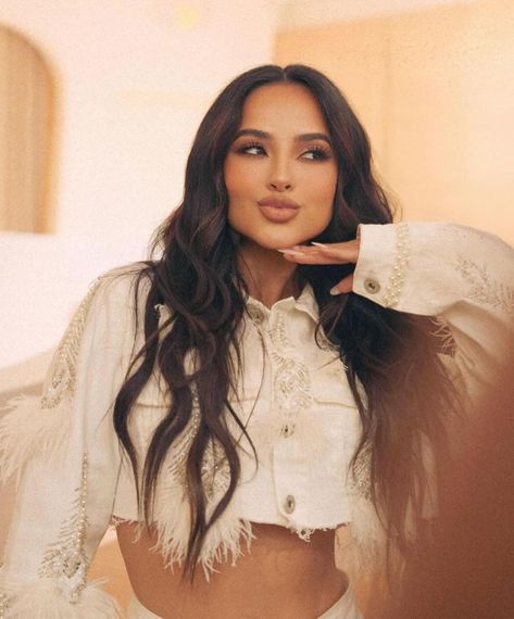 Becky G ✨👸 Becky G Black Hair, Becky G Hair, Becky G Style, A Line Denim Skirt, The White Album, Becky G, Hottest Celebrities, Celebrity Photos, Girl Power