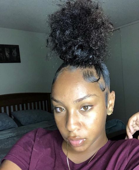 Top Knot Bun Natural Hair, Signature Hairstyles, Top Knot Bun, Natural Hair Bun Styles, Knot Bun, Edges Hair, Natural Hair Styles Easy, Girls Braids, Slick Hairstyles