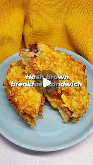 Emily Scott on Instagram: "HASH BROWN BREAKFAST SANDWICH 🥔🥪. Take your breakfast sandwich to the next level by coating it with crispy hash browns 😍. The sandwich is dipped in whisked egg, then rolled in crumbled hash browns before cooking in the air fryer until crispy (although you can oven bake too, instructions are below 👇). The texture is incredible 🤤. Plus you can add any fillings you like - I went for cheese, beans, sausages, bacon & scrambled egg 👌. Tag someone who needs this for breakfast! Recipe (serves 1): 🥔 Add fillings of your choice to a slice of bread, then sandwich together with another slice of bread. I added 20g grated cheese, 1 heaped tbsp warmed baked beans, cooked sausages (sliced in half), 2 rashers of cooked bacon & 1 scrambled egg. 🥪 Defrost 3 frozen hash brow Hashbrown Sandwich, Egg Dip, Hash Brown Breakfast, Frozen Hash Browns, Emily Scott, Crispy Hashbrowns, Breakfast Hashbrowns, Scrambled Egg, Simple Family Meals