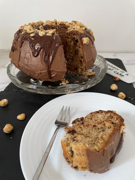 German Hazelnut Cake Recipe, Paleo Cupcakes Recipes, Bundy Cake, Bunt Cake Recipe, Paleo Cupcakes, German Desserts, German Baking, Chocolate Bundt, Cupcakes Recipes