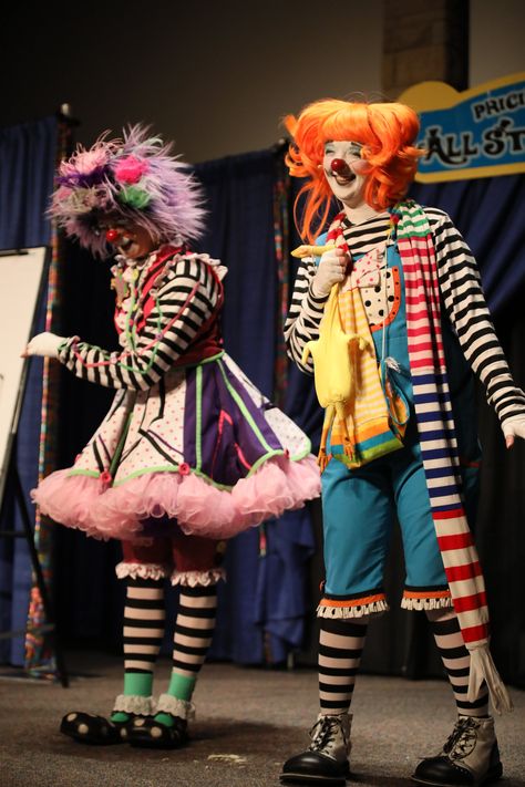 Mooseburger Clown Camp 2018 from www.flickr.com/photos/mooseburgercamp by: Pricilla Mooseburger Clown Fit, Clown Couple, Jester Outfit, Clown Stuff, Female Joker, Clown Clothes, Female Clown, Send In The Clowns, Circus Clown