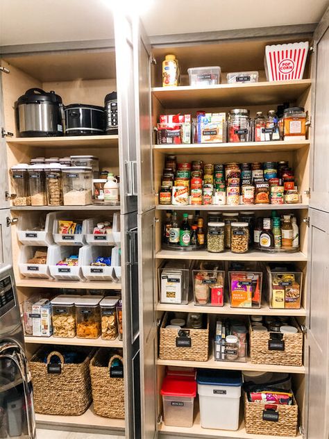 Deep Pantry Organization, Oasis Decor, Kitchen Cupboard Organization, Deep Pantry, Small Pantry Organization, Organized Pantry, Pantry Organisation, Food Pantry Organizing, Pantry Cupboard