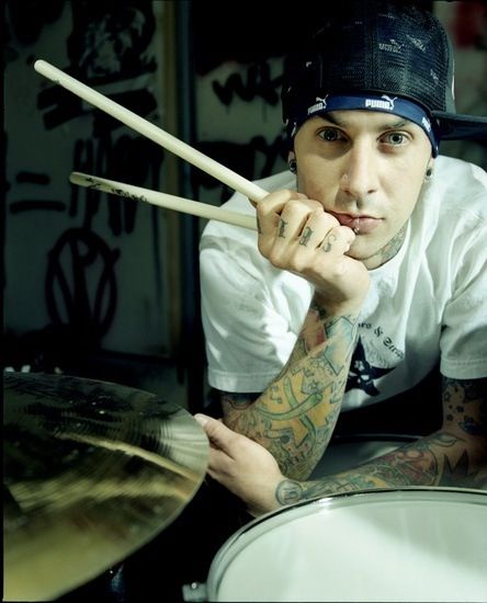 Travis Barker Drum Photoshoot, Blink 182 Tom, Band Photography, Top Songs, Travis Barker, Die Young, Band Photos, Blink 182, Drummers