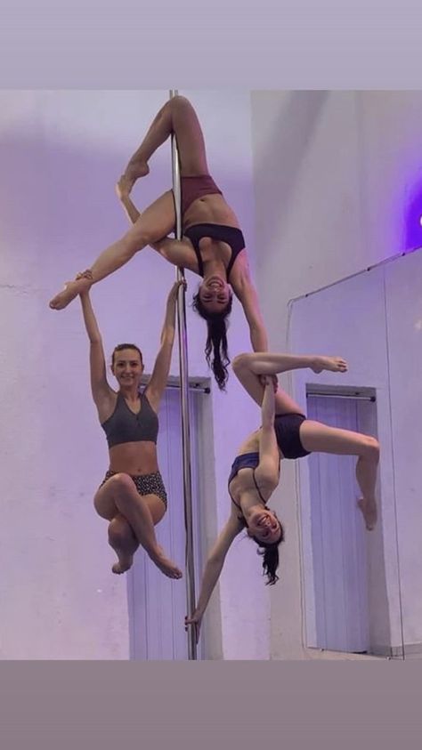 Pole Doubles Tricks, Pole Dance Figuras, Pole Sport, Pole Moves, Pole Tricks, Pole Art, Pole Dancing Fitness, Pole Dance Moves, Aerial Arts