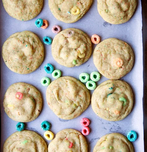 Froot Loops Cereal, Soft Baked Cookies, Easy Salsa Recipe, Cereal Treats, Soft Bakes, Sugar Cookie Dough, C Is For Cookie, Cereal Recipes, Sugar Cookies Recipe