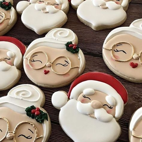 Christmas Fairytale, Fairytale Christmas, Sugar Cookie Designs, Xmas Cookies, Fancy Cookies, Christmas Cookies Decorated, Christmas Sugar Cookies, Cookie Inspiration, Cookies Decorated