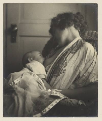 Vintage Foto's, Mommy Things, How Many Kids, Baby Blues, Historical Images, Jolie Photo, Mother And Baby, White Photo, Mothers Love