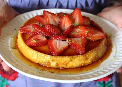 Strawberry Flan, Mexican Flan, Flan Pan, Custard Desserts, Flan Recipe, Caramelized Sugar, Caramel Topping, Unique Desserts, Strawberry Desserts