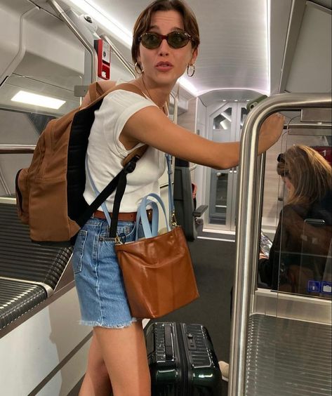 Chamberlain Aesthetic, Emma Chamberlain Outfit, Emma Chamberlain Outfits, Emma Style, Emma Chamberlain, Summer Inspo, Emma Roberts, Fitness Inspo, Role Models