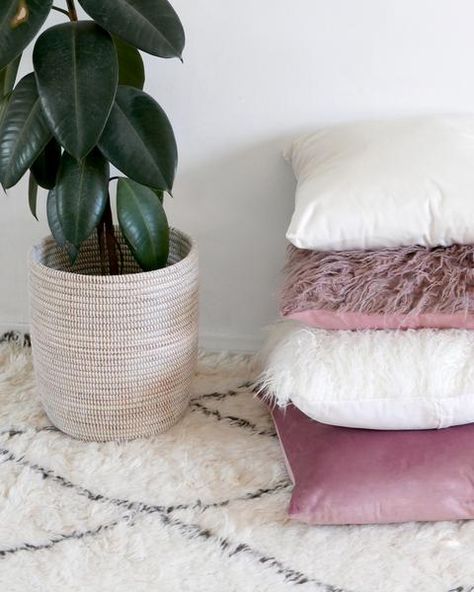 White Faux Fur Pillow - Hesby 1930s House Interior, Mudcloth Pillows, Grey Interior Doors, Home Decor Cozy, White Interior Design, Faux Fur Pillow, Fur Pillow, Boho Chic Style, Bohemian Modern