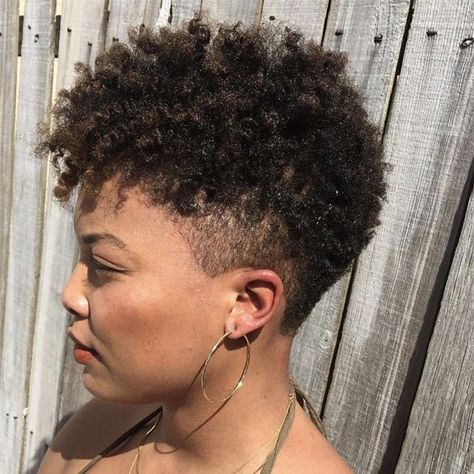 TWAs with tapered sides - curly styles for round faces Tapered Fro, Short Natural Styles, Black Haircut Styles, Short Natural Haircuts, Hair References, Tapered Natural Hair, Hair Transition, Natural Hair Cuts, Tapered Hair