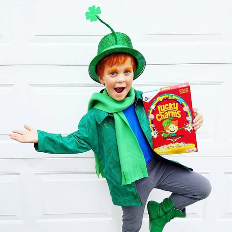 #halloween #costume #halloweencostume #kidscostume #familycostume #DIYcostume Lucky Charms Costume Diy, Lucky Charms Costume, Pizza Halloween Costume, Blow Up Halloween Costumes, Lucky Charms Leprechaun, Leprechaun Costume, Storybook Character Costumes, Childrens Halloween Costumes, Character Halloween Costumes