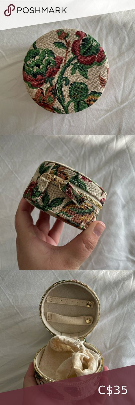 Sézane Travel Jewellery Box Travel Jewellery Box, Travel Jewelry, Jewelry Box, Handbags, Plus Fashion, Travel, Closet, Fashion Tips, Fashion Trends