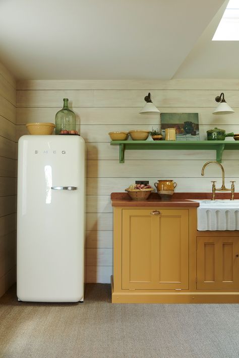 For The Love Of Kitchens, Classic English Kitchen, Plain English Kitchen, Smeg Fridge, Fishermans Cottage, Devol Kitchens, Huge Kitchen, English Kitchens, Kitchen Colour Schemes