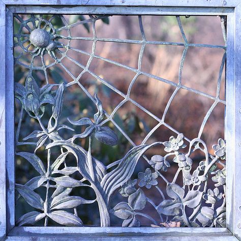 iron? panel in garden gate Garden Gates And Fencing, Wrought Iron Design, Wrought Iron Decor, Metal Gates, Iron Spider, Wrought Iron Gates, Iron Work, Iron Gates, Iron Gate