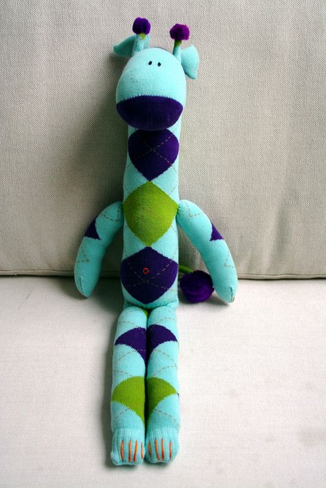 Sock Giraffe, Sock Elephant, Giraffe Socks, Sock Monkey Pattern, Diy Sock Toys, Doll Images, Sock Monster, Doll Pictures, Pom Crafts