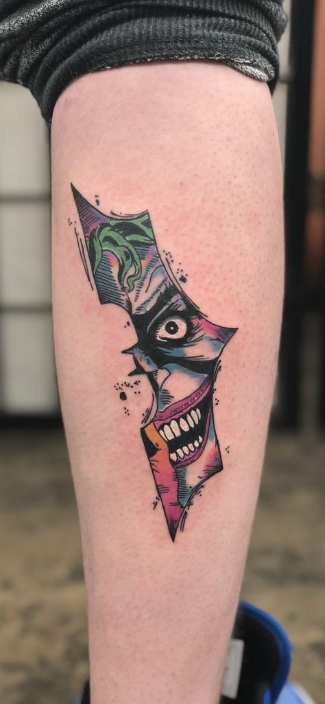 Batman Joker Tattoo, Tato Joker, Joker And Harley Tattoo, Joker Tattoos, Comic Book Tattoo, Harley Tattoos, Joker Tattoo Design, Batman Tattoo, Comic Tattoo