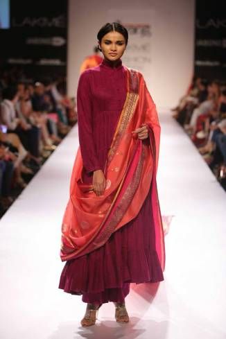 gaurang s lakme fashion week 6 Gaurang Shah, Bridal Pakistani, Cute Sweater Outfits, Pakistani Couture, Indian Designer Suits, Of Sarees, Traditional Indian Outfits, Indian Couture, Lakme Fashion Week