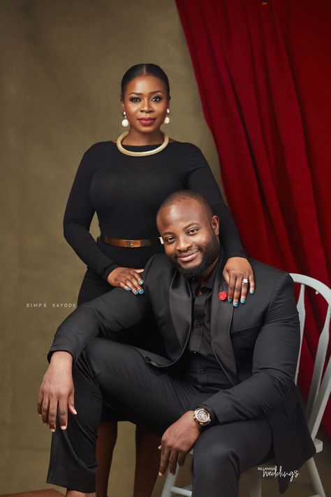 Kofo and Rotimi's Pre-wedding Shoot is Uber Cute Older Couple Poses, Shooting Photo Studio, Older Couple Photography, Chilled Vibes, Videography Studio, Pre Wedding Photoshoot Outfit, Pre Wedding Shoot Ideas, Engagement Pictures Poses, Pre Wedding Poses