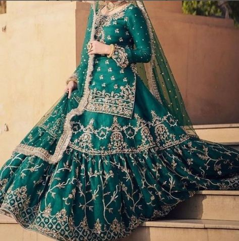 Designer Dresses Couture, Indian Dress Up, Long Blouse Designs, Indian Bridesmaid Dresses, Red Bridal Dress, Heavy Dresses, Wedding Lehenga Designs, Asian Bridal Dresses, Girls Dresses Sewing