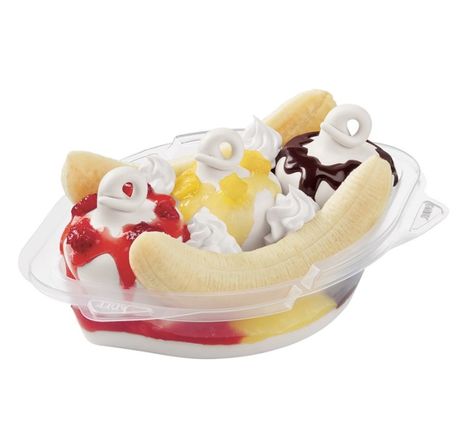 Dairy Queen Blizzard Flavors, Homemade Banana Chips, Banana Split Ice Cream, Banana Split Cake, Brownie Sundae, Nutritional Information, Dried Bananas, Oreo Brownies, Strawberry Topping