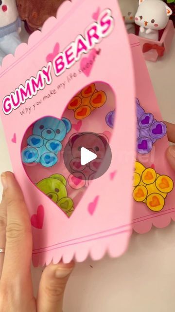 Diy Gummy Bear Decoration, Gummy Bear Crafts, Handmade Gift Ideas For Best Friend Diy, Easy Diy Paper Crafts, Paper Bear, Crafts To Do When Your Bored, Diy Gift Card, Bear Card, Bf Gifts