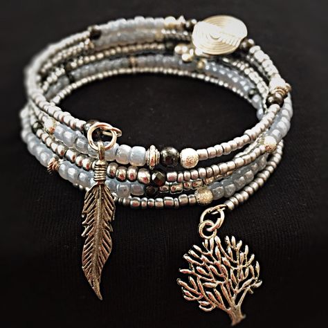 Metal Bracelet Ideas, Memory Wire Bracelets Ideas, Memory Wire Bracelets Diy, Wire Bracelets Diy, Memory Wire Jewelry, Memory Wire Wrap Bracelets, Beaded Memory Wire Bracelets, Beaded Memory Wire, Wire Bracelets