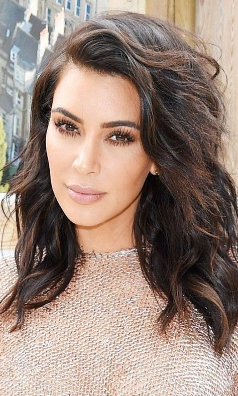 You can get Kim Kardashian's hair for the same price as your morning coffee.. talk about a total beauty hack... Bold Hairstyles, Wavy Bob Long, Estilo Kim Kardashian, Free Hairstyle, 2016 Makeup, Kardashian Beauty, Kim Kardashian Makeup, Kim Kardashian Hair, Kardashian Hair