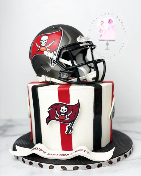 Cuatom football buccaneers cake Cuppa Cake, Sports Cakes, Smash Cakes, Sport Cakes, Football Cake, Cake Bakery, Clearwater Florida, Theme Cake, Diy Cake