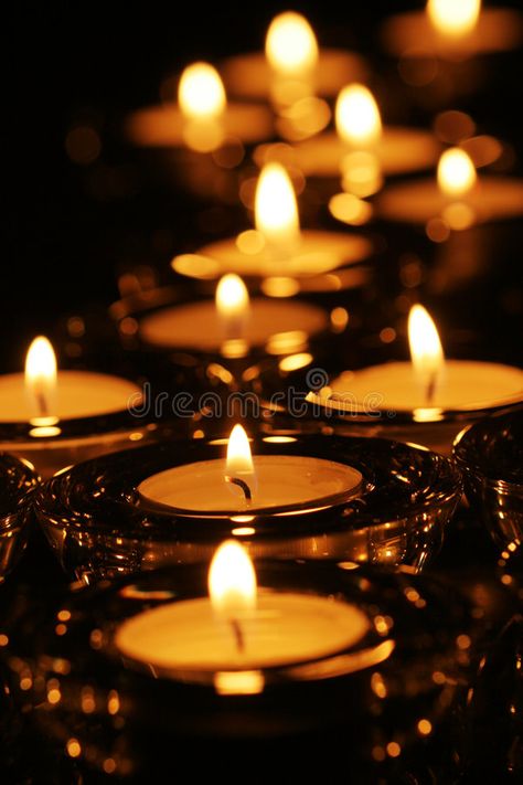 Candle Decorations, Diwali Photography, Romantic Candlelight, Candle In The Wind, Candles Photography, Seasonal Candles, Diwali Greetings, Candle Glow, Aesthetic Candles