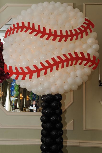 Baseball Balloon Sculpture with Lights Baseball Fundraiser, Baseball Theme Birthday, Baseball Wedding, Baseball Theme Party, Baseball Crafts, Baseball Birthday Party, Balloon Display, Balloon Arrangements, Baseball Party