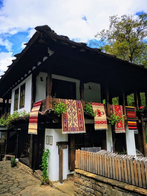 Croatian House Exterior, Bulgarian House Traditional, Balkan House, Balkan Architecture, Bulgarian Aesthetic, Balkan Aesthetic, Serbian Architecture, Bulgarian Architecture, Serbia Travel