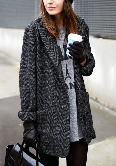 That coat Grey Wool Coat, Grey Tweed Blazer, Boots Cowboy, Grey Tweed, Bohol, Tweed Coat, Outfit Trends, Winter Trends, Looks Chic