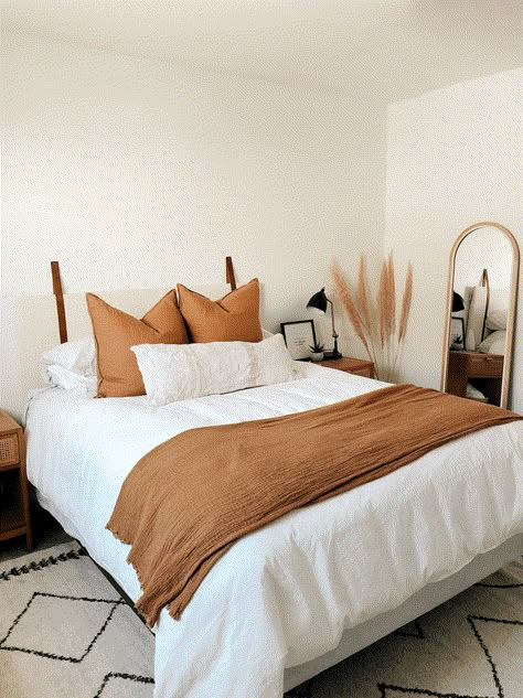 Bedroom Orange, Casa Vintage, Spare Bedroom, Natural Home Decor, Remodel Bedroom, Decor Minimalist, Room Inspiration Bedroom, Room Ideas Bedroom, Dream Decor