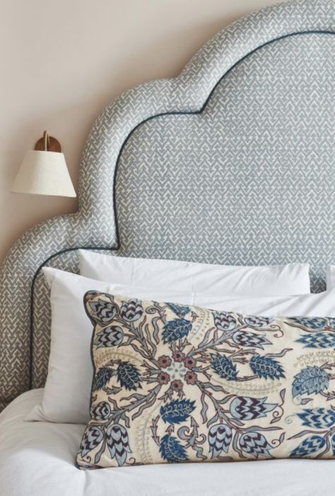 Fermoie Fabric Headboard, Granny Room, Upholstered Headboard Shapes, Headboard Vintage, Mediterranean Apartment, Daybed Room, Headboard Shapes, Paris Bedroom, Shaped Headboard