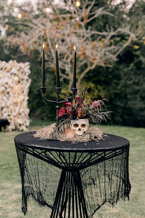 Spooky skeleton themed backyard Halloween party - 100 Layer Cake Subtle Halloween Wedding Decor, Halloween Party Skeleton, 1920 Halloween Party, Spooky Fairytale Party, Roaring 20s Halloween Party, Engagement Halloween Party, Haunted Dinner Party Decor, Seance Halloween Party, 60th Halloween Birthday Party