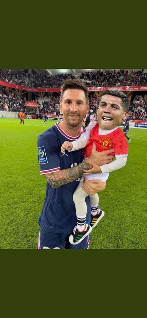 Leo Messi Funny Pics, Messi Funny Pic, Messi Random, Messi Pics, Funny Messi, Messi Funny, Messi Y Cristiano, Cristiano Messi, Messi Pictures