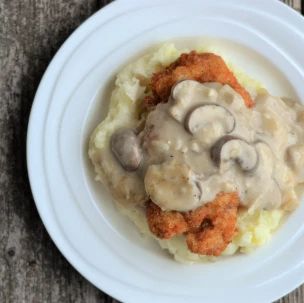 Chicken Schnitzel with Mushroom Cream Sauce – From James to Jamie Chicken Schnitzel Recipe, Crab Chowder, Schnitzel Recipe, Mushroom Cream Sauce, Cream Sauce For Chicken, Schnitzel Recipes, Pork Schnitzel, Mushroom Cream Sauces, Chicken Schnitzel