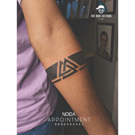 Infinite Triangle Tattoo | THE BOB TATTOOS #bandtattoodesign #bandtattoo #solidbandtattoo #tattooforman #besttattoo #besttattooideas #besttattooartists #thebobtattoos Infinite Triangle Tattoo, Triangle Band Tattoo, Band Tattoo Leg, Infinite Triangle, Ankle Tattoo Men, Band Tattoo Designs, Tattoo Leg, Band Tattoo, Ankle Tattoo