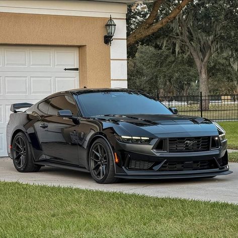 Nice Cars Black, 2024 Mustang Convertible, Mustang Gt 2024, Modified Mustang, S650 Mustang, 2024 Mustang Gt, Mustang 5.0, Mustang Black, 2014 Mustang Gt