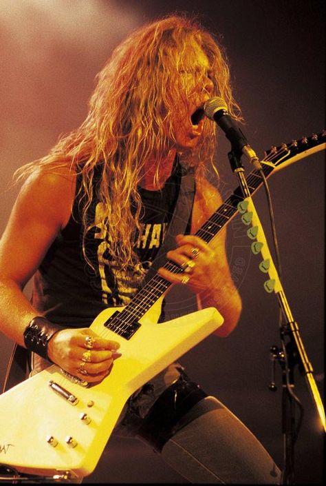 The Archive — Ross Halfin Photography James Hetfield 80s, Papa Hetfield, James Hetfield Guitar, James Metallica, Metallica Live, Ross Halfin, Metallica Art, Jason Newsted, Robert Trujillo