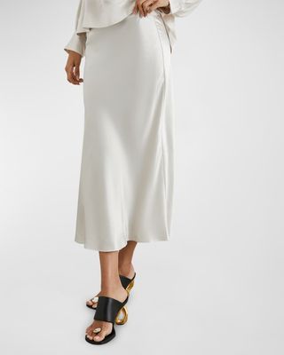 White Silk Skirt, Satin Slip Skirt, Bias Cut Skirt, Slip Skirts, Graphic Sweaters, Silky Dress, Ribbed Cardigan, Slip Skirt, Corduroy Skirt