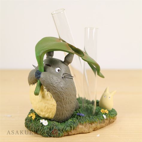 Studio Ghibli Diorama, Studio Ghibli Ceramics Ideas, Studio Ghibli Air Dry Clay, Studio Ghibli Inspired Ceramics, Clay Totoro, Totoro Ceramic, Totoro Vase, Anime Diys, 3d Pen Art