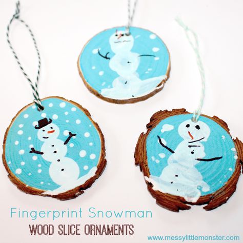 Fingerprint Ornament, Kids Make Christmas Ornaments, Rustic Christmas Crafts, Snow Crafts, Wood Slice Ornaments, Handprint Ornaments, Ornament Snowman, Kids Christmas Ornaments, Christmas Kindergarten