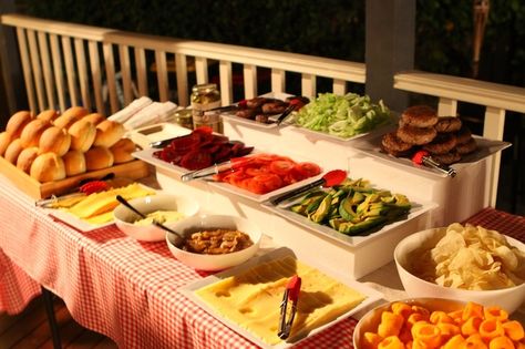 Hamburger Bar Ideas Birthday Parties, Build A Burger Bar, Build A Burger Party Ideas, Build Your Own Burger Bar Ideas, Burger Station Ideas, Burger Bar Design, Burger Bar Wedding, Hamburger Bar, Burger Bar Party