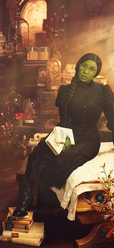 Wicked 2024 Elphaba, Wicked Elphaba Costume, Wicked Cynthia Erivo, Cynthia Erivo Elphaba, Elphaba Wicked Movie, Wicked Movie Elphaba, Elphaba Cynthia Erivo, Wicked Movie 2024, Wicked Movie Costumes