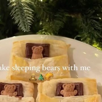 Hannah Fitzgerald on Instagram: "Teddy bears in a blanket 🧸🥐 Super easy and only 3 ingredients! All you need is puffy pastry, chocolate, bears, and a whipped egg! Bake at 400 degrees for 10 minutes. #christmasbaking #holidayrecipes #holidayseason #christmastime" Puffy Pastry, Pastry Chocolate, Egg Bake, A Blanket, Christmas Baking, Christmas Treats, 3 Ingredients, Teddy Bears, All You Need Is