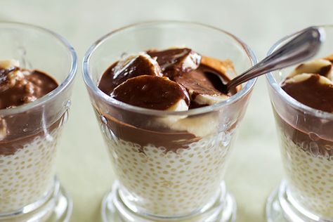 Sago with banana and chocolate – Recipes – Bite Asian Ingredients, Coconut Milk Chocolate, Banana And Chocolate, Pork Dumpling, Fry Bread, Asian Inspired Recipes, Chocolate Filling, Chocolate Sauce, Chocolate Coconut