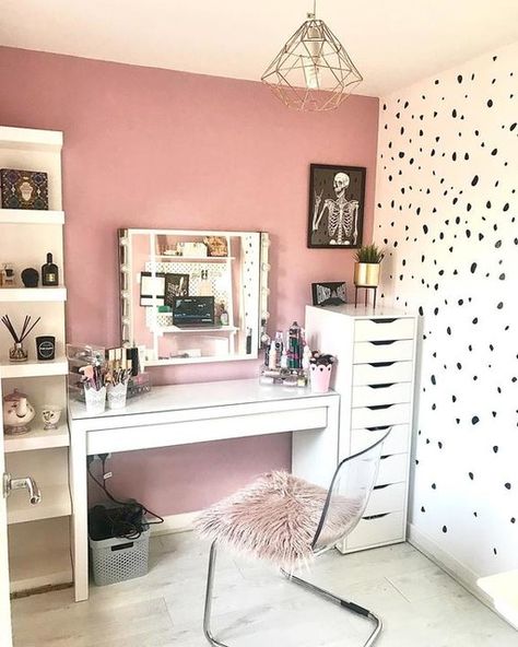 Ikea Vanity Ideas, Spice Racks Ideas, Makeup Storage Diy, Ikea Makeup Vanity, Corner Makeup Vanity, 80s Hair Metal, Ikea Vanity, Dressing Room Decor, Beauty Room Decor